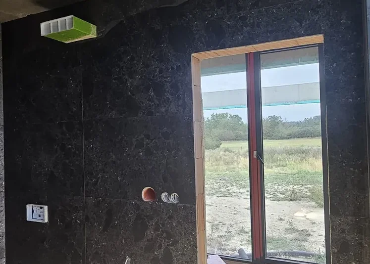 Velkoformátový obklad a dlažba v koupelně, fotka 2 z 5