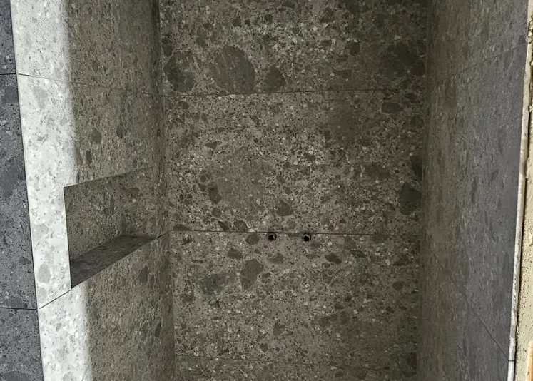 Velkoformátový obklad a dlažba v koupelně, fotka 5 z 5